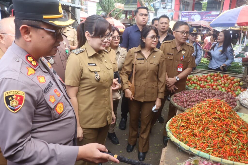 Pastikan Stok Aman dan Harga Stabil Jelang TIFF dan Pengucapan,Wawali  Sidak Pasar Wilken