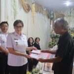 SEGAR Sampaikan Belasungkawa dan Santunan kepada Keluarga Rambing–Mamuaja