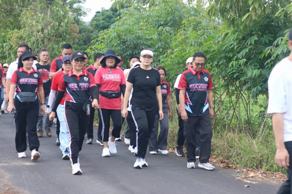 Menjelang TIFF dan HUT RI ,Wawali SEGAR: Jalan Sehat, Langkah Menuju Tomohon yang Lebih Sehat.