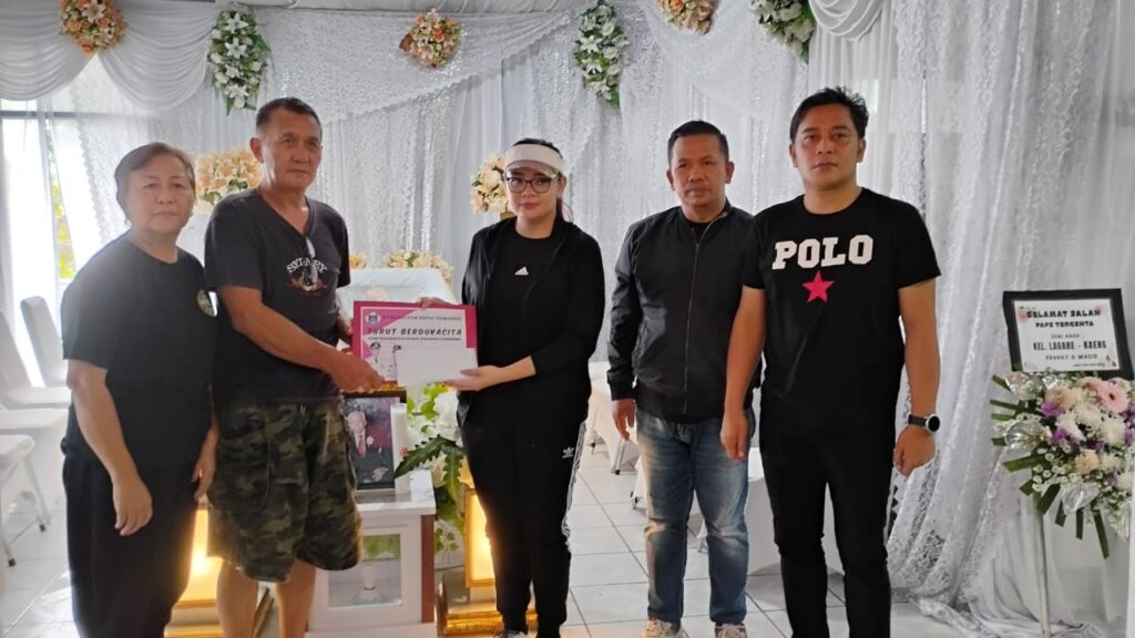 Wawali SR Melayat ke Rumah Duka Tokoh Pendidikan dan Gereja, Drs. Adrian Lagare