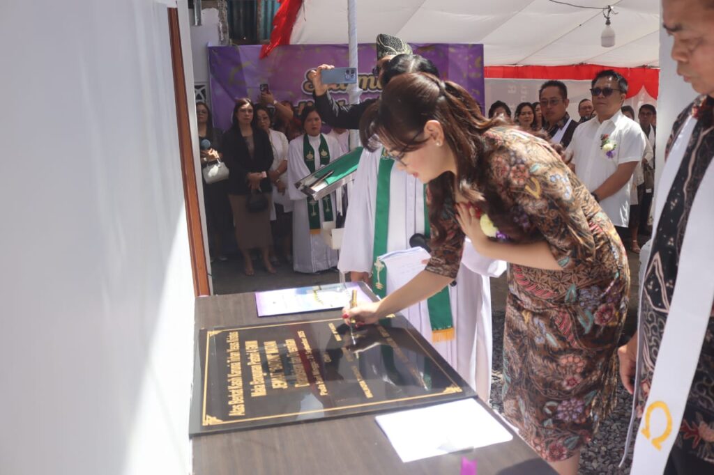 Wakil Wali Kota Tomohon Hadiri HUT ke-178 Jemaat GMIM Baitani Matani dan Pentahbisan Pastori 4